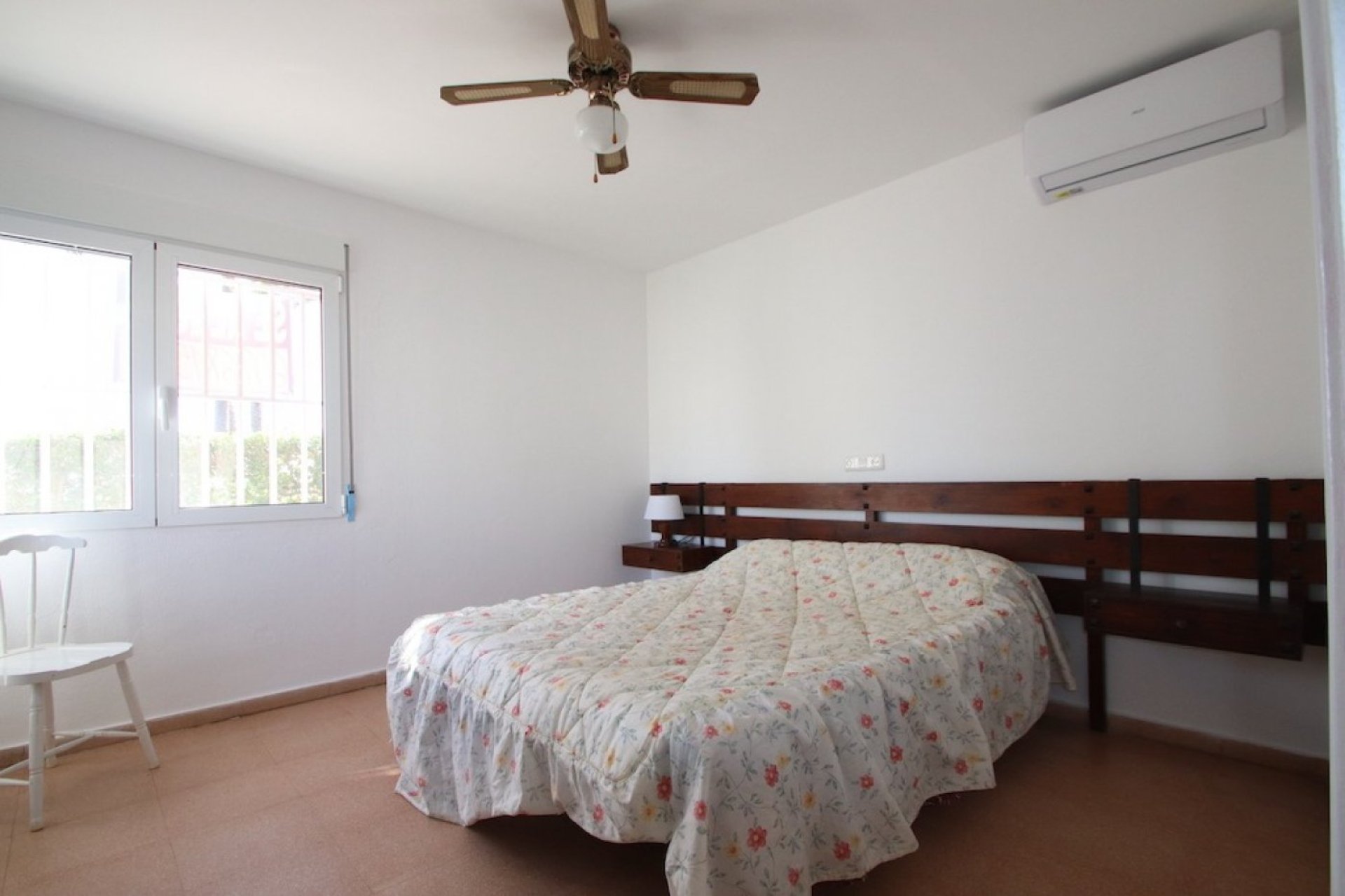 Wynajem długoterminowy - Chalet - Orihuela Costa - Campoamor