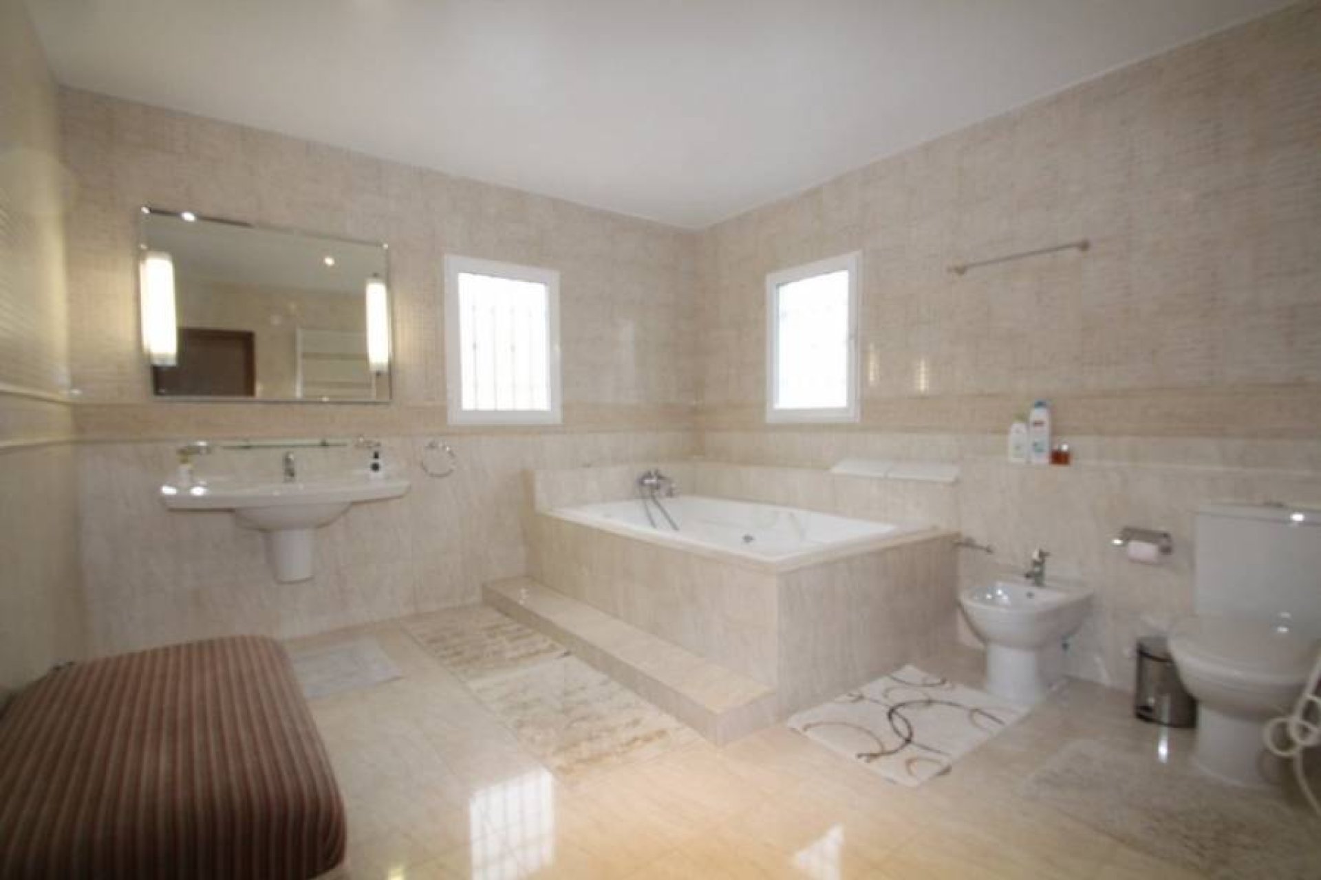 Wynajem długoterminowy - Chalet - Orihuela Costa - Campoamor