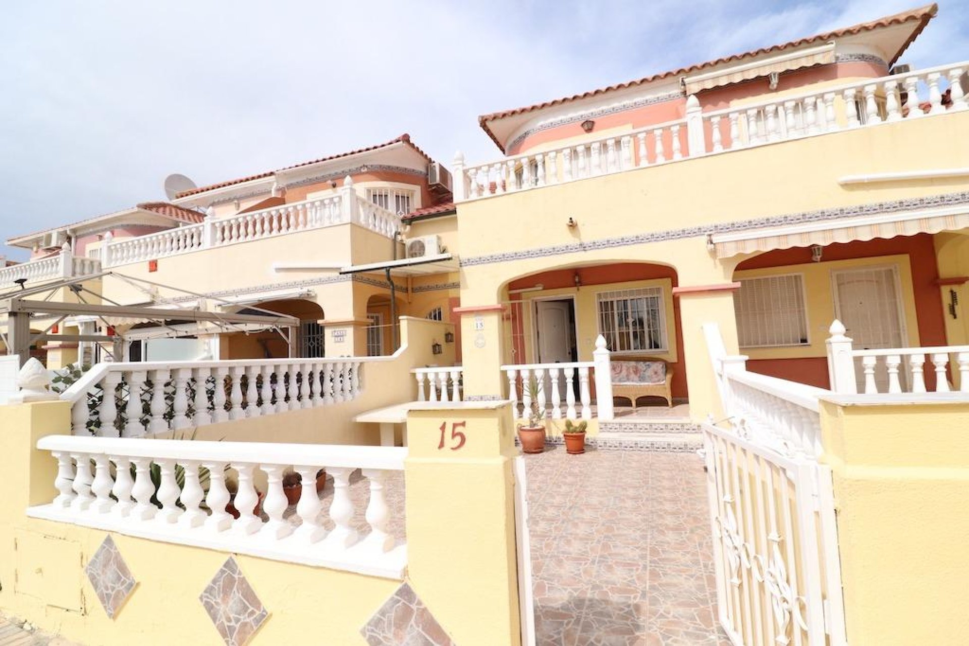 Wynajem długoterminowy - dom bliźniaczy - Orihuela Costa - La Zenia