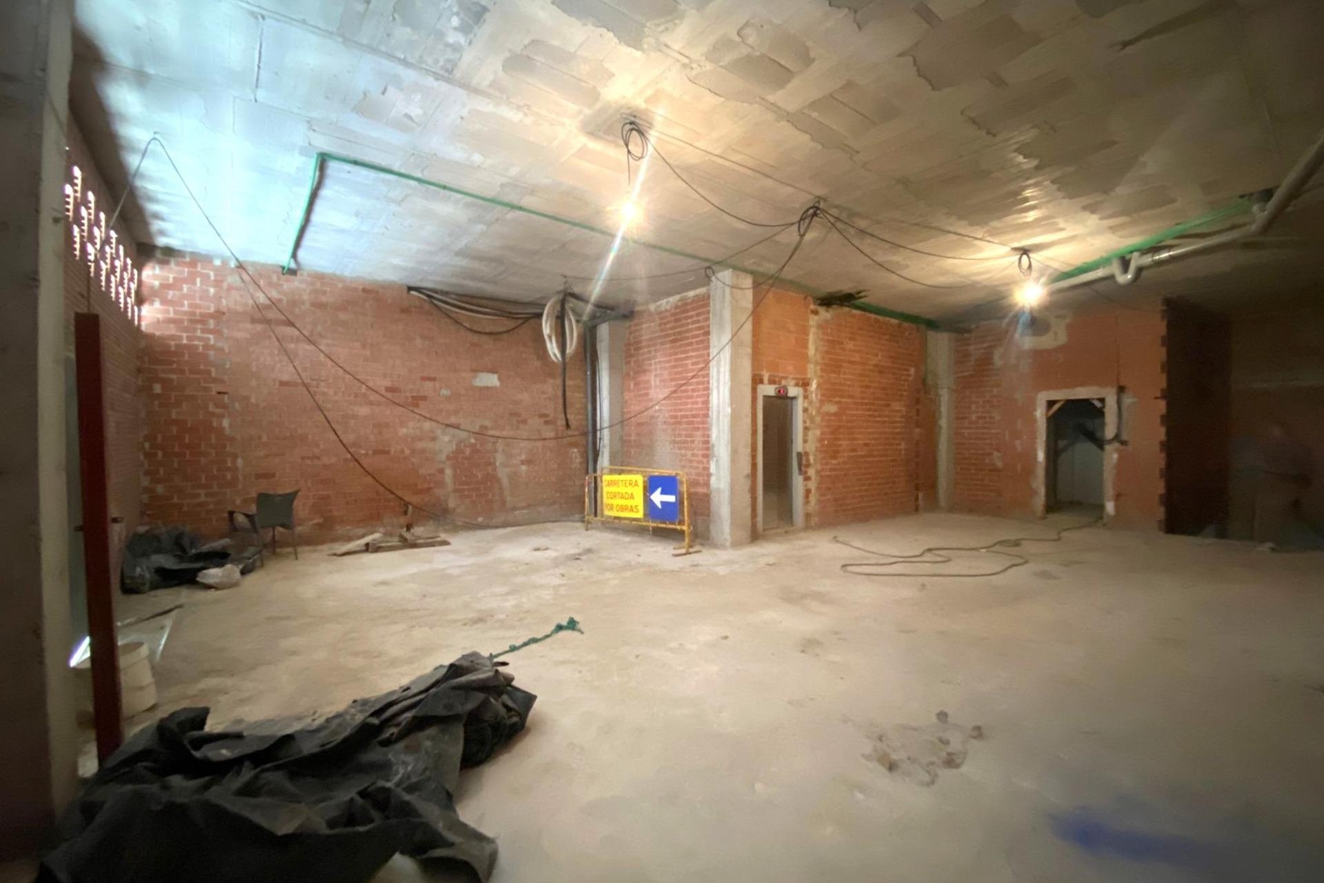 Wynajem długoterminowy - lokal użytkowy - Torrevieja - Puerto