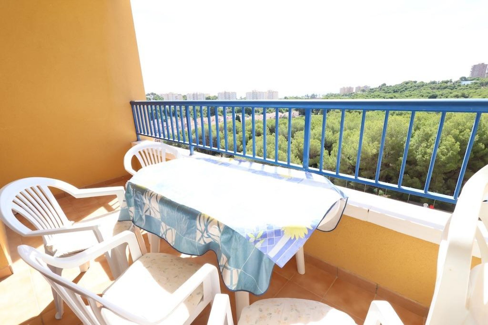 Wynajem długoterminowy - Mieszkanie w bloku - Orihuela Costa - Altos de Campoamor