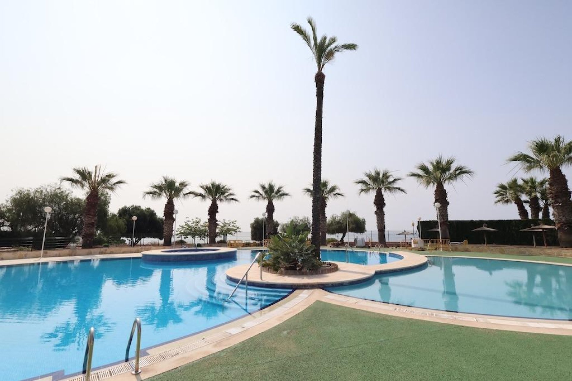 Wynajem długoterminowy - Mieszkanie w bloku - Orihuela Costa - Campoamor