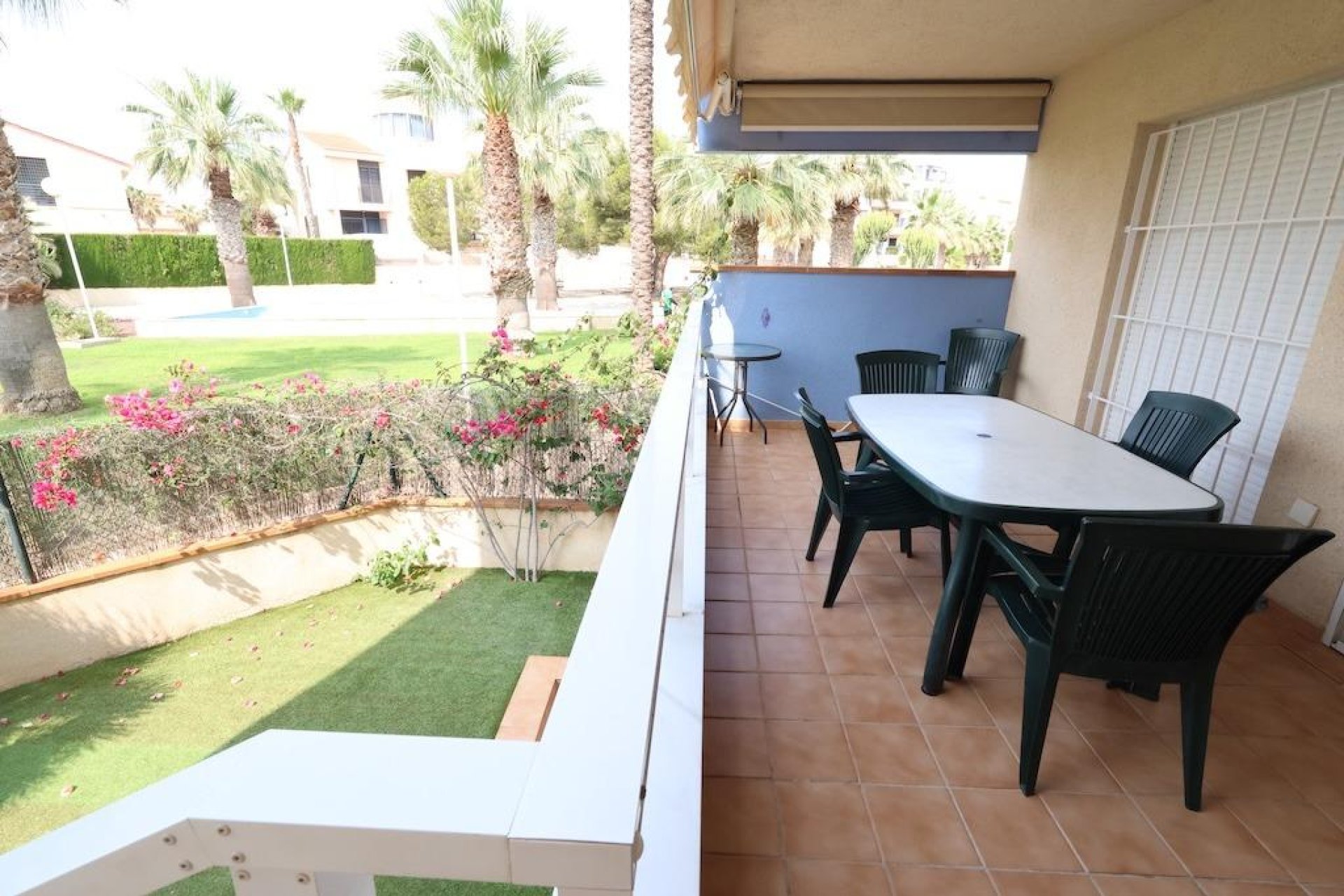 Wynajem długoterminowy - Mieszkanie w bloku - Orihuela Costa - Campoamor