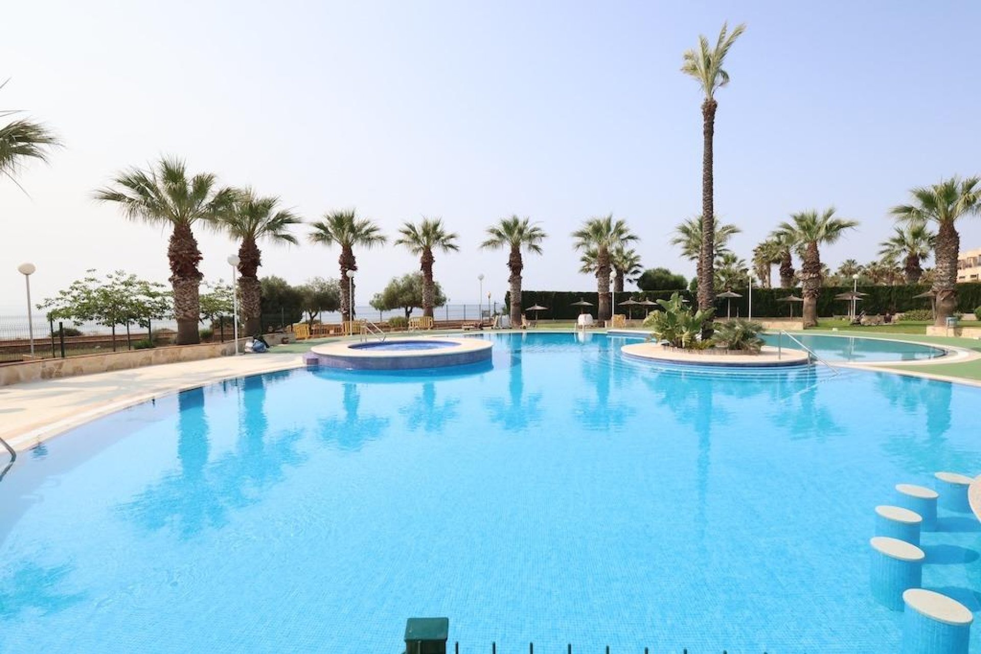 Wynajem długoterminowy - Mieszkanie w bloku - Orihuela Costa - Campoamor