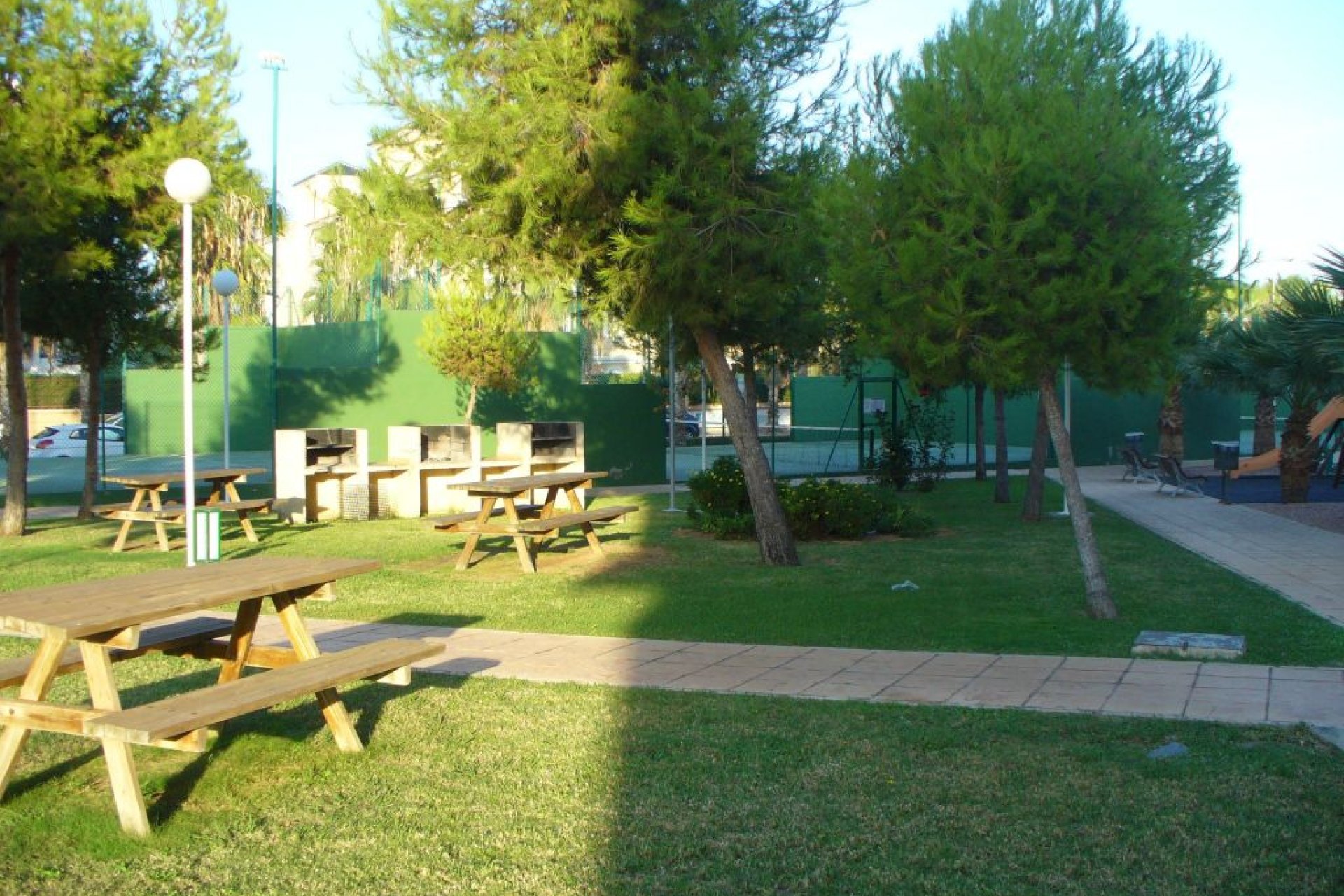 Wynajem długoterminowy - Mieszkanie w bloku - Orihuela Costa - Campoamor