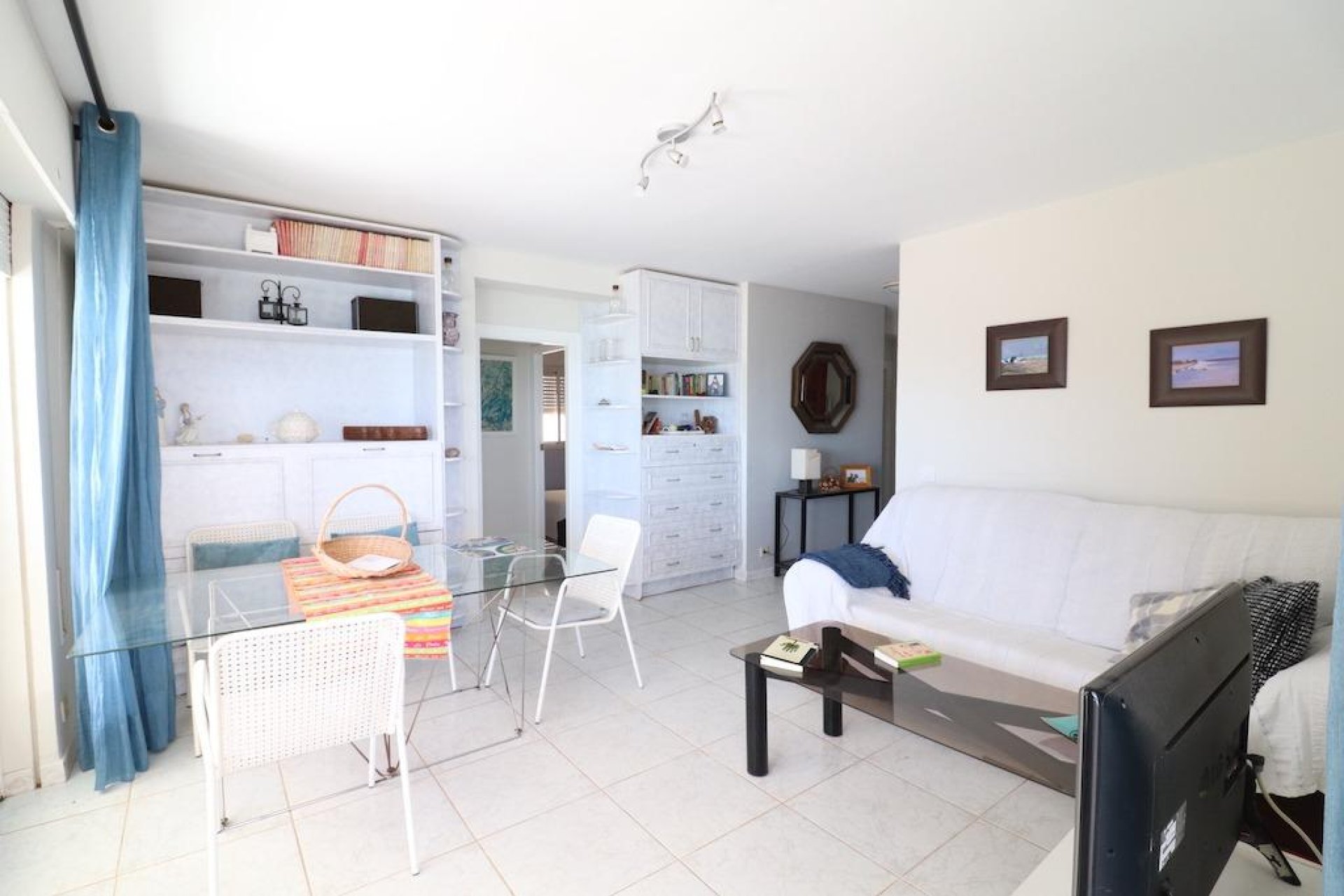 Wynajem długoterminowy - Mieszkanie w bloku - Orihuela Costa - Campoamor