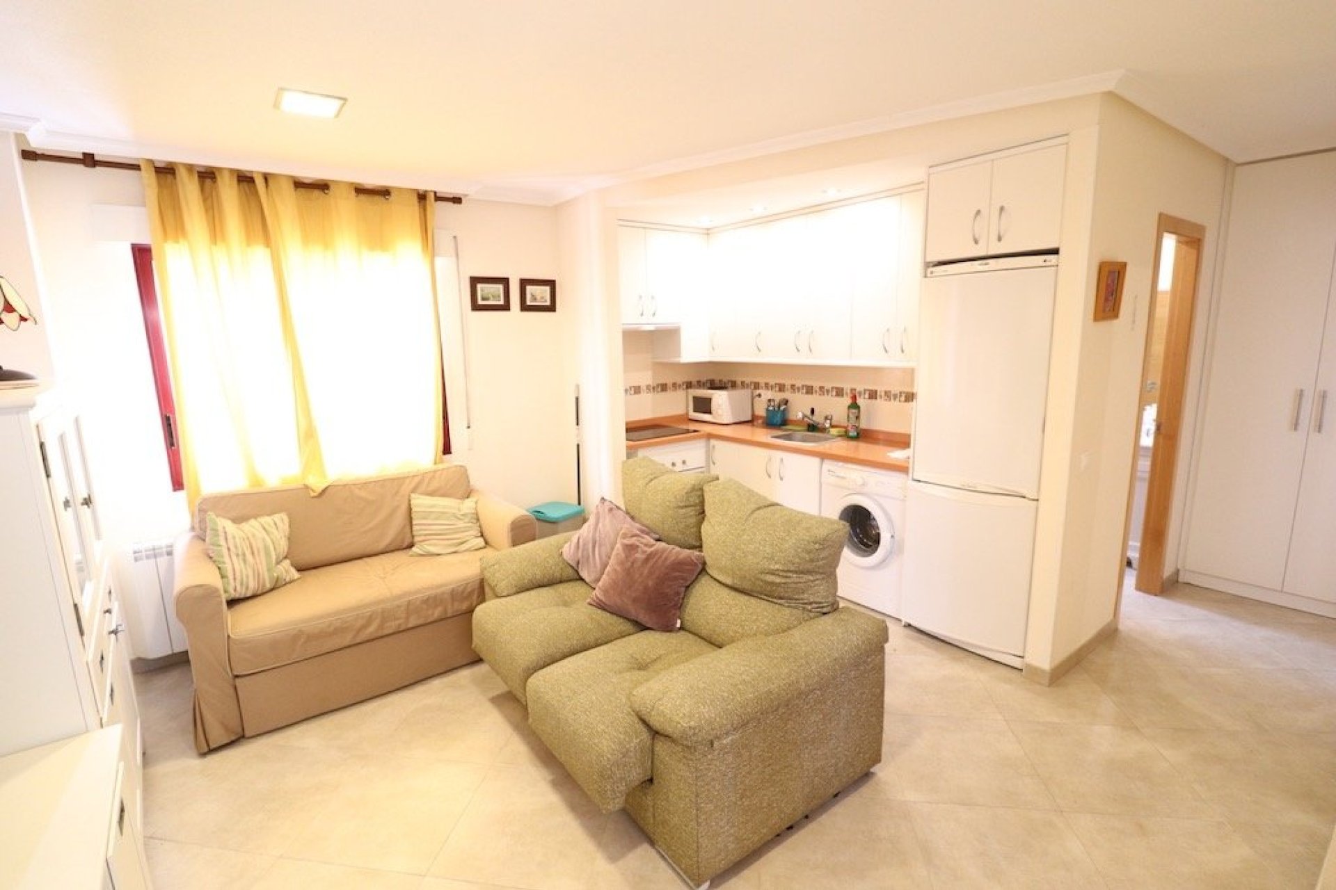 Wynajem długoterminowy - Mieszkanie w bloku - Torrevieja - La Mata