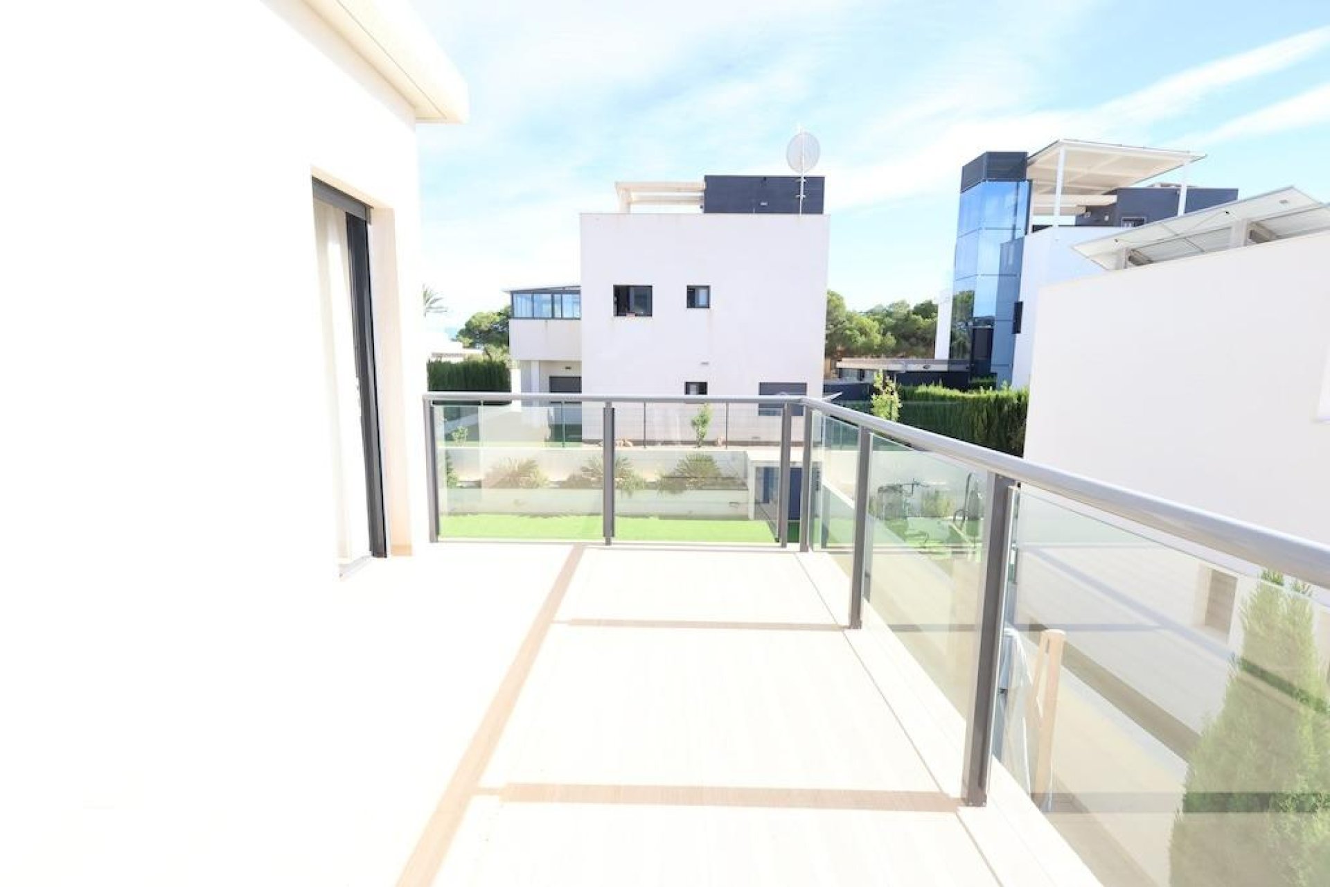 Wynajem długoterminowy - Villa - Orihuela Costa - Campoamor