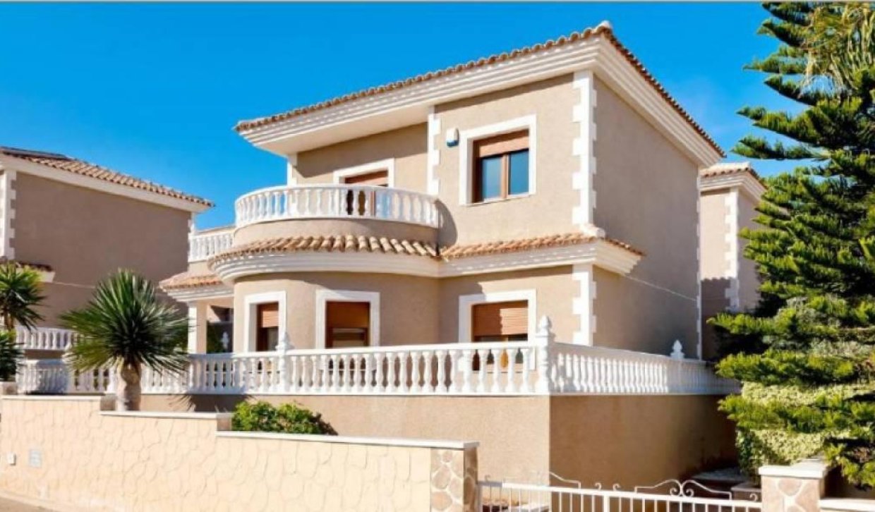 Obra nueva - Villa - Torrevieja - Los Altos