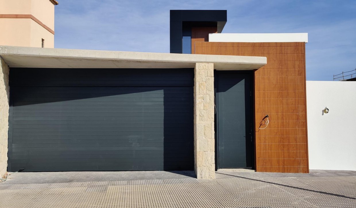 Obra nueva - Villa - Orihuela Costa - La Zenia