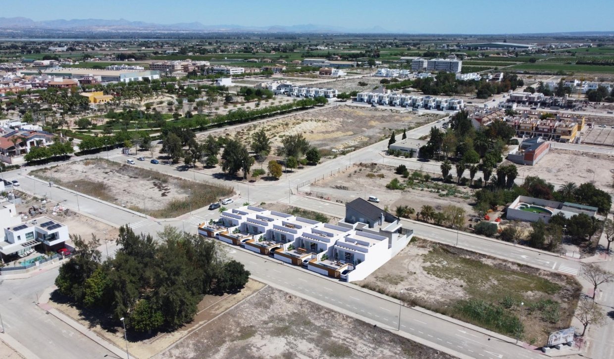 Obra nueva - Villa - Dolores - polideportivo