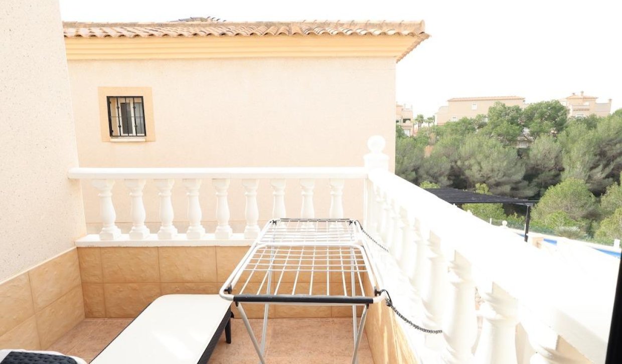 Resale - Chalet - Orihuela Costa - Playa Flamenca Norte