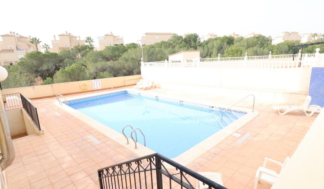 Resale - Chalet - Orihuela Costa - Playa Flamenca Norte