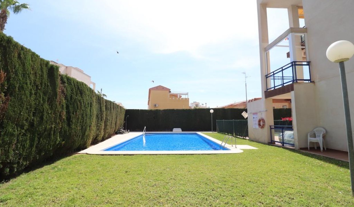 Alquiler a largo plazo - Apartamento - Orihuela Costa - La Regia