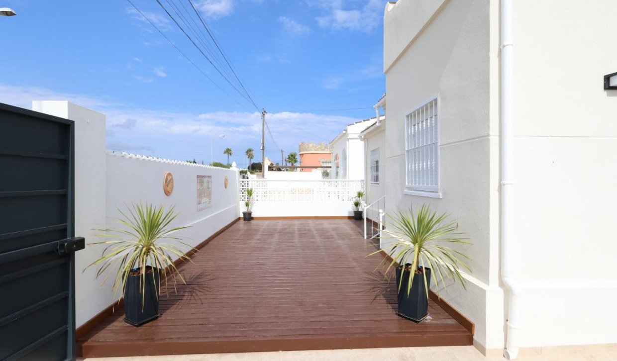 Segunda Mano - Chalet - Torrevieja - San luis