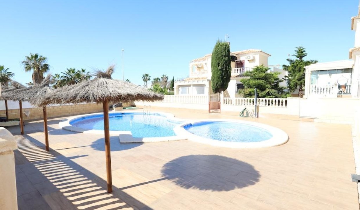 Herverkoop - Villa - Orihuela Costa - Lomas de Cabo Roig