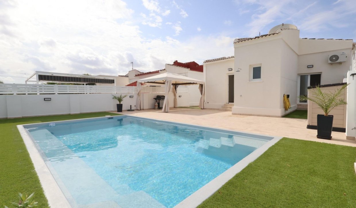 Segunda Mano - Chalet - Torrevieja - San luis