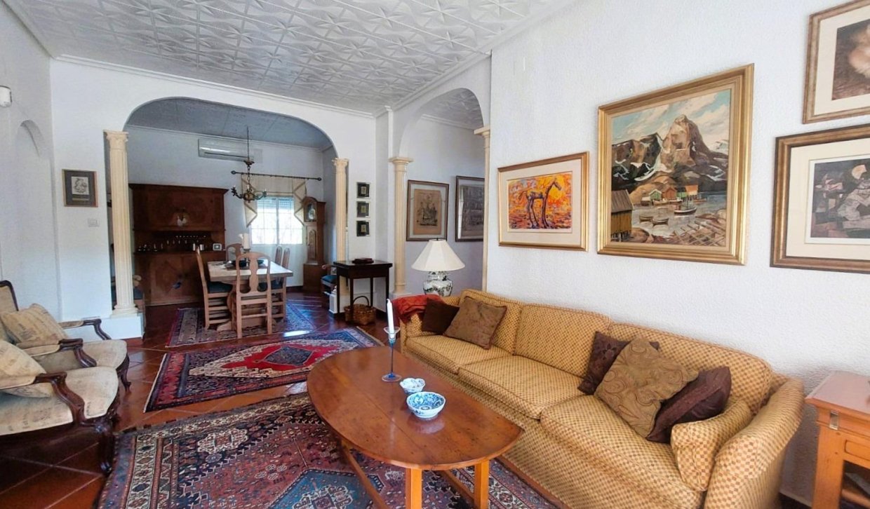 Resale - Masía - La marina - La Marina