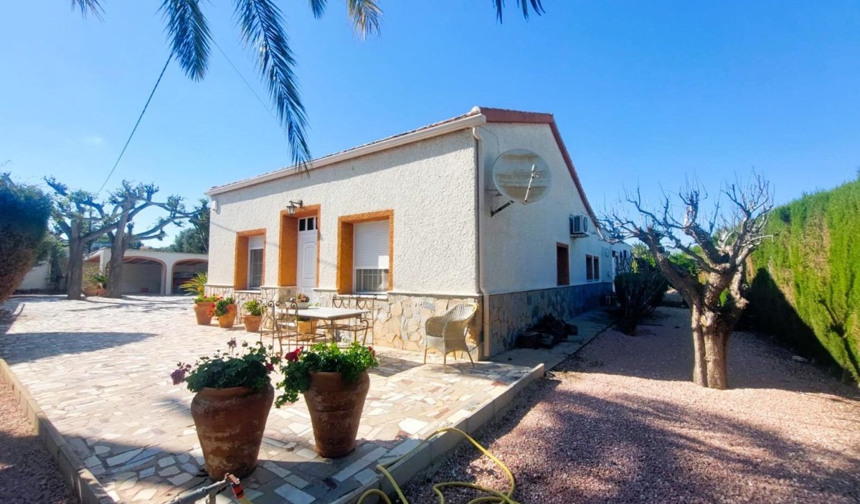 Bestaande woning  - Boerderijvilla - La marina - La Marina