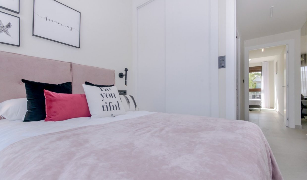 Obra nueva - Bungalow en la planta superior - Torrevieja - Los balcones