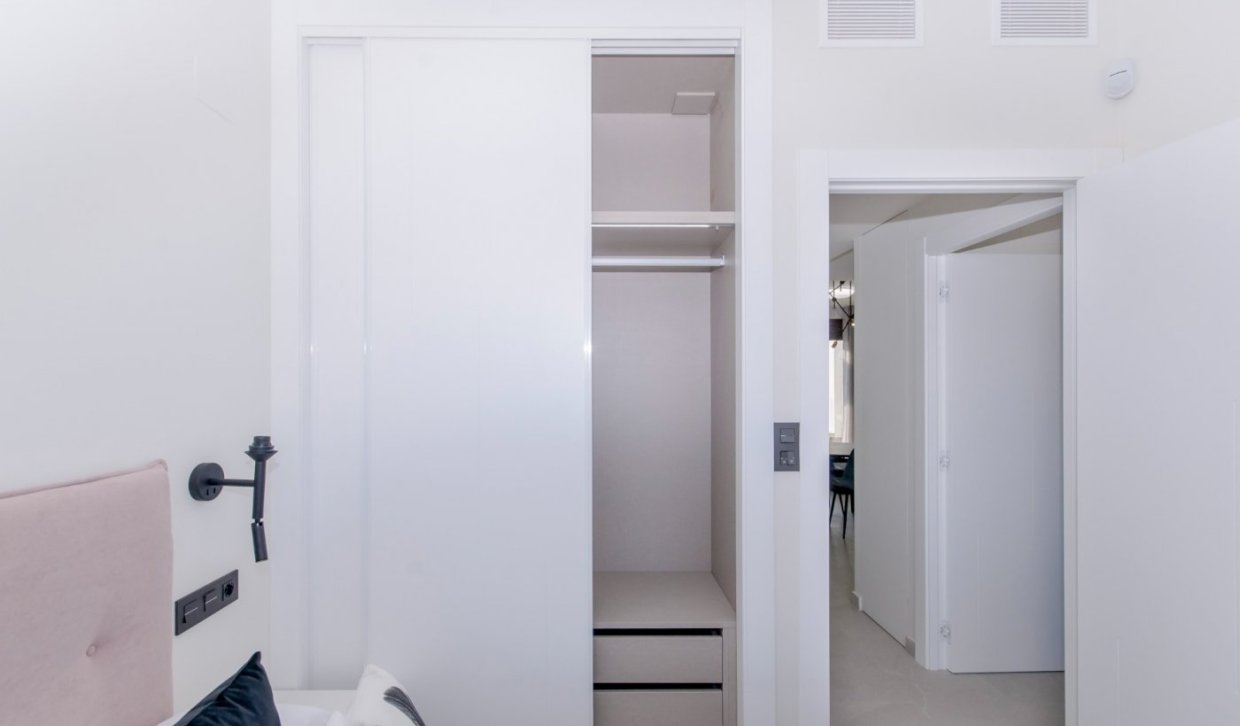 Obra nueva - Bungalow en la planta superior - Torrevieja - Los balcones