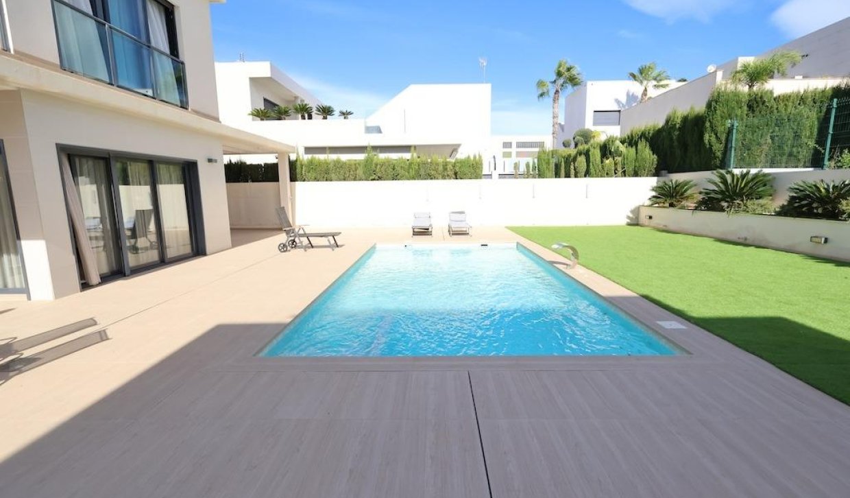 Alquiler - Villa - Orihuela Costa - Campoamor