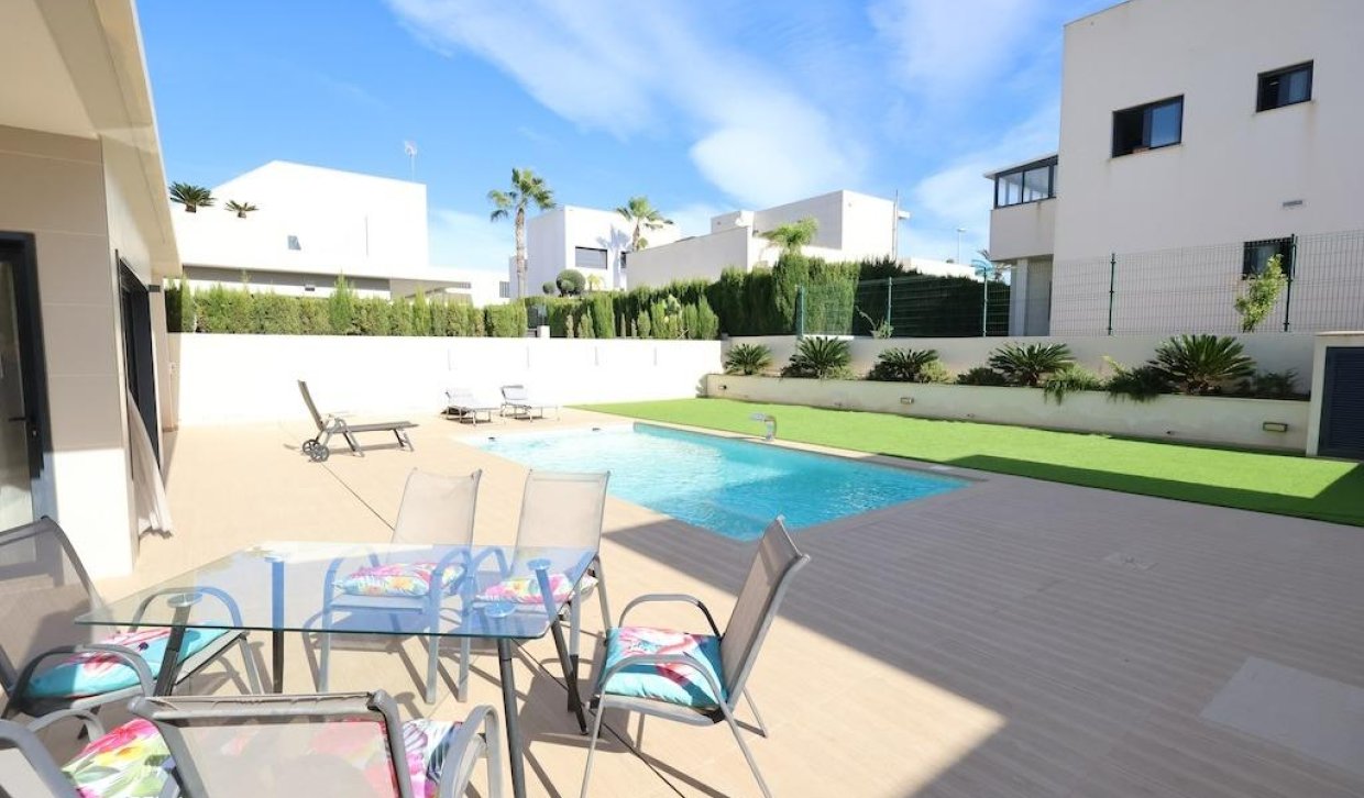 Alquiler - Villa - Orihuela Costa - Campoamor