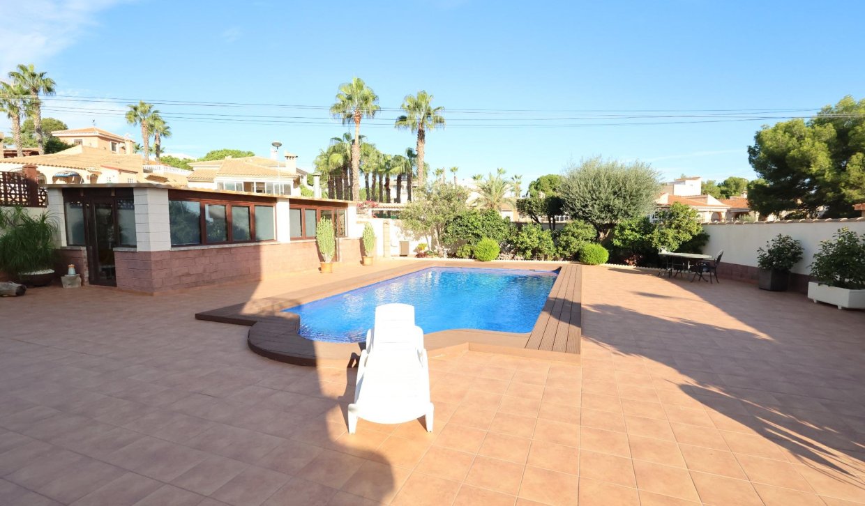 Segunda Mano - Chalet - Torrevieja - Los Balcones - Los Altos del Edén
