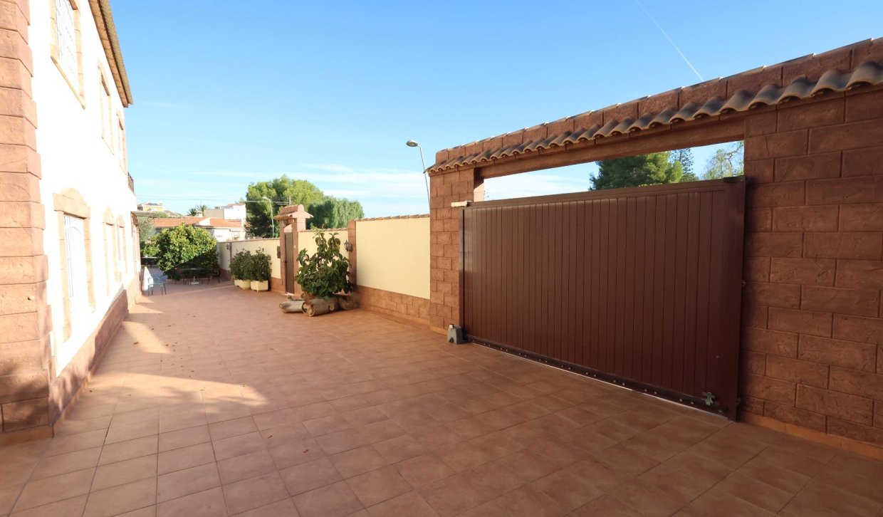 Segunda Mano - Chalet - Torrevieja - Los Balcones - Los Altos del Edén