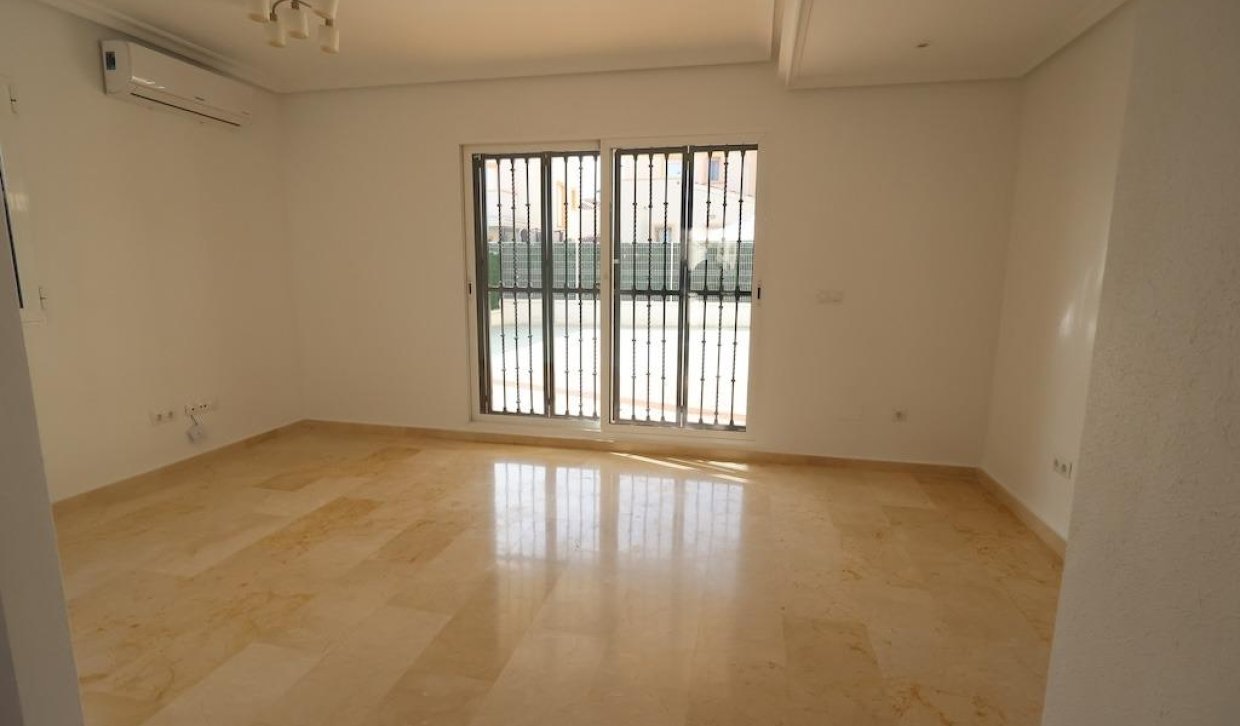 Alquiler - Chalet - Guardamar del Segura - Urb el raso