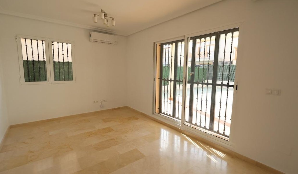 Alquiler - Chalet - Guardamar del Segura - Urb el raso