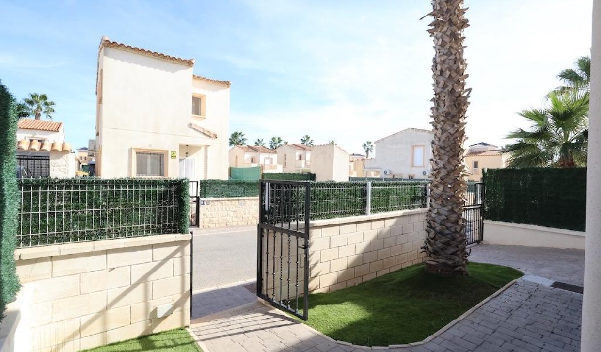 Alquiler - Chalet - Guardamar del Segura - Urb el raso