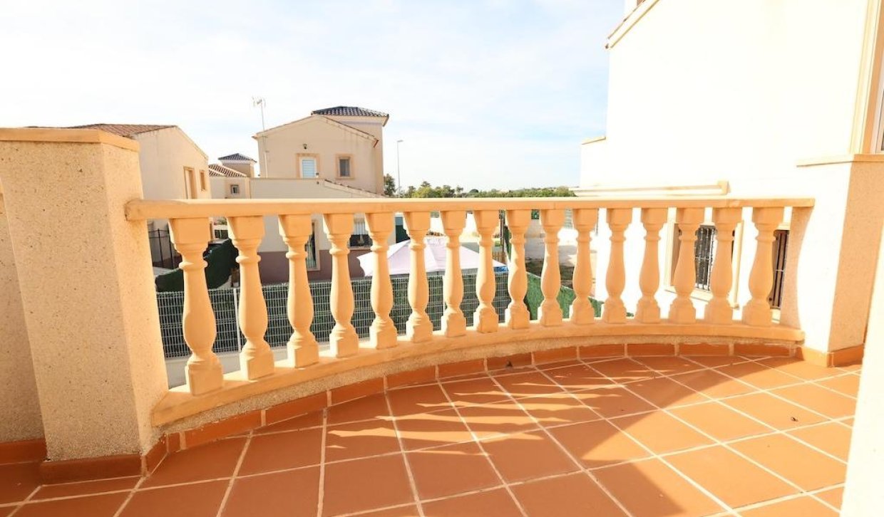 Alquiler - Chalet - Guardamar del Segura - Urb el raso