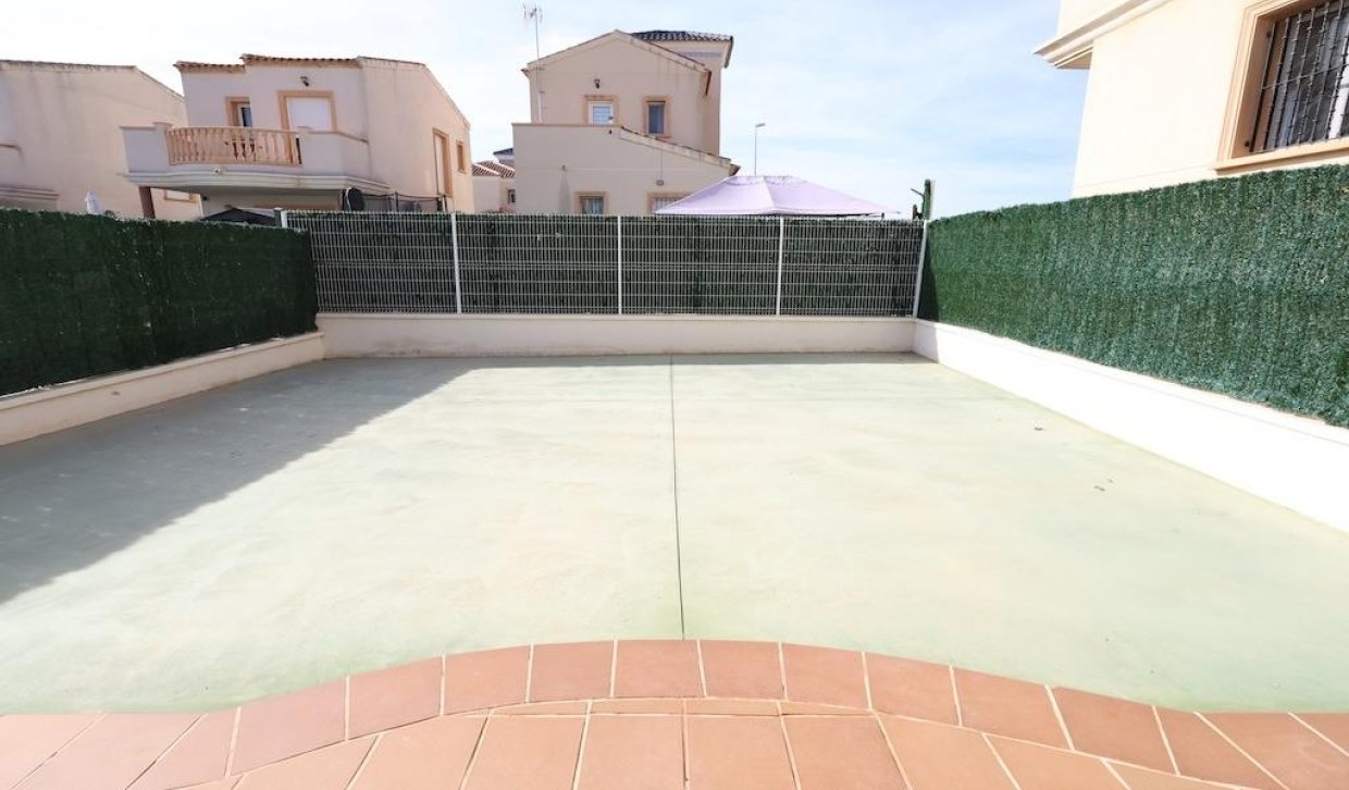 Alquiler - Chalet - Guardamar del Segura - Urb el raso