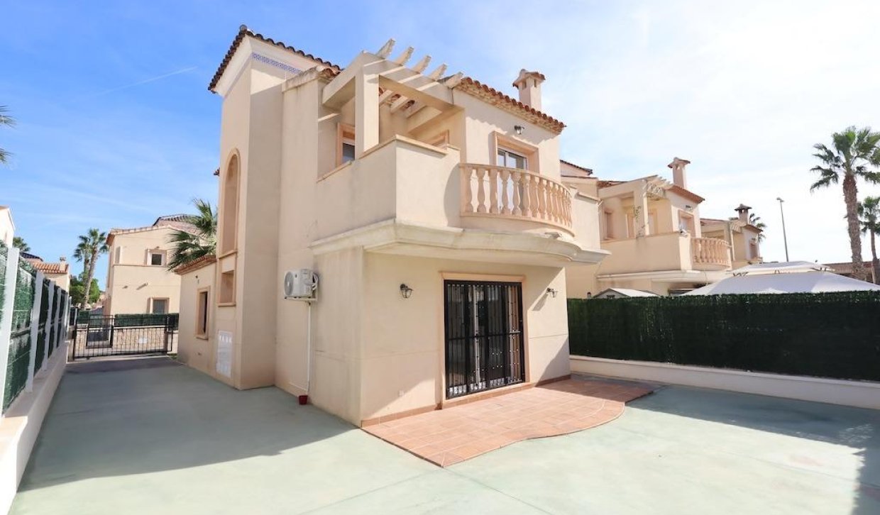 Alquiler - Chalet - Guardamar del Segura - EL RASO