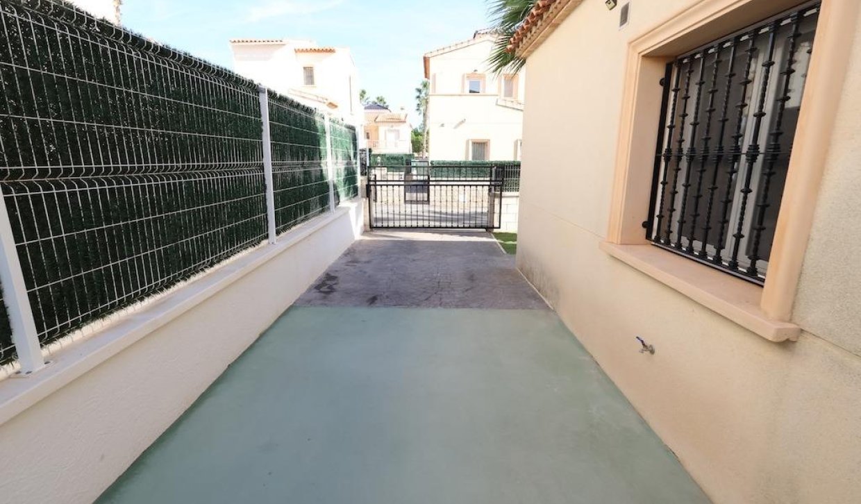 Alquiler - Chalet - Guardamar del Segura - EL RASO