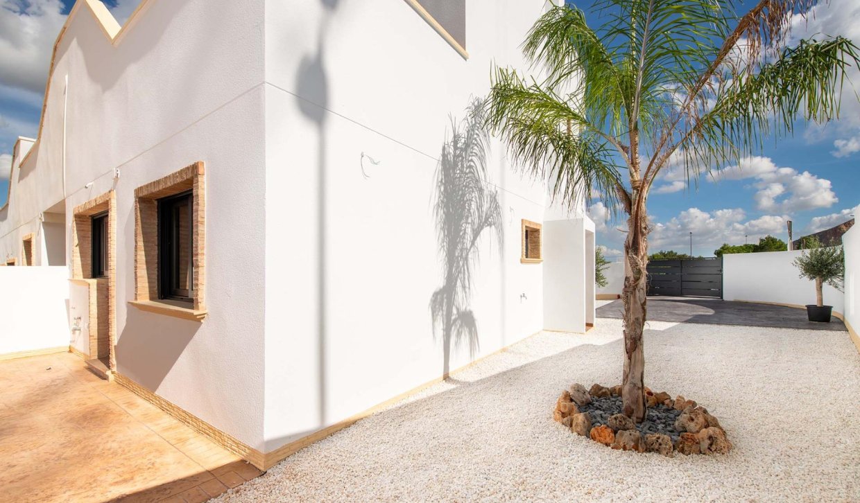 Obra nueva - Bungalow en la planta superior - Cox - San Fernando