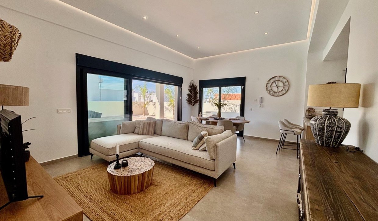 Obra nueva - Villa - Rafal - polideportivo