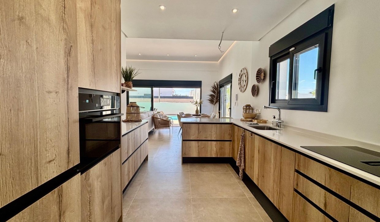 Obra nueva - Villa - Rafal - polideportivo