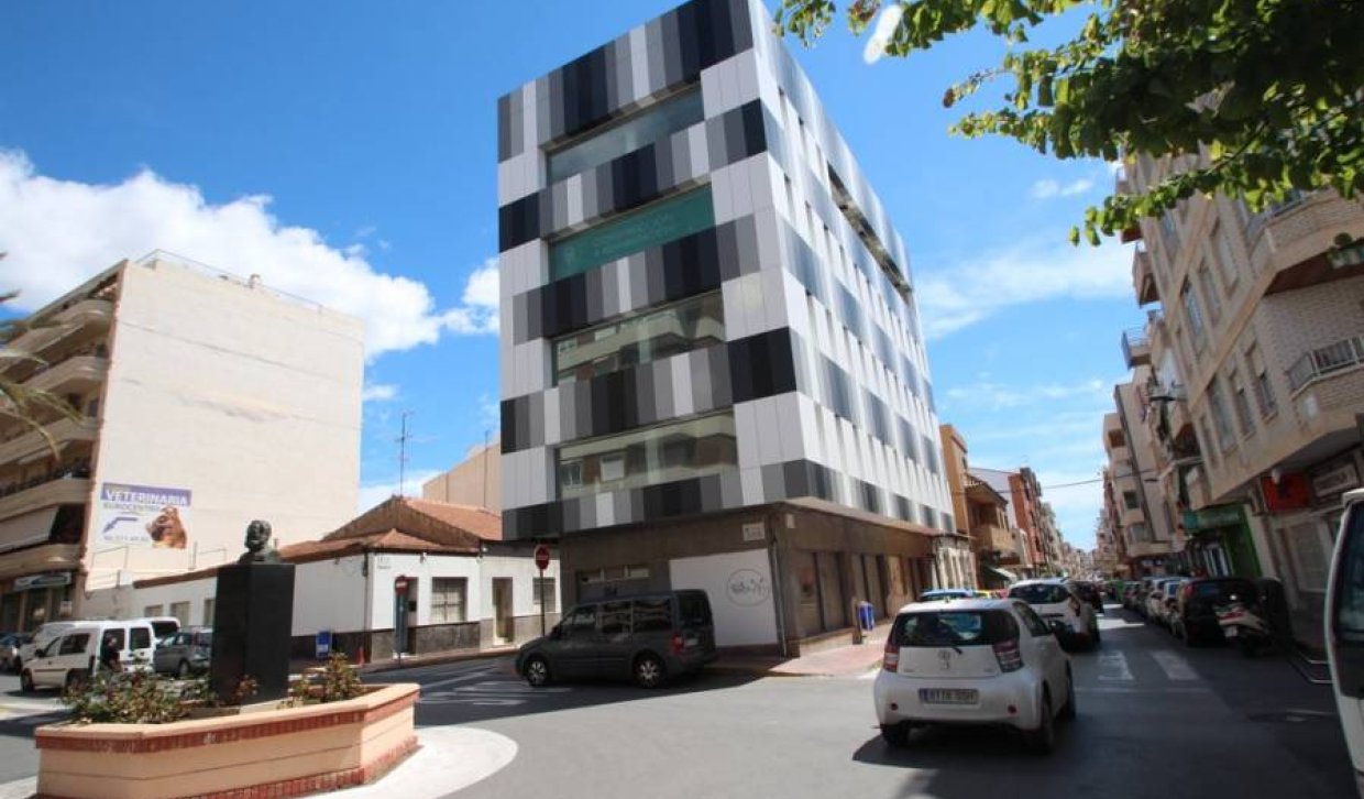 Segunda Mano - Edificio - Torrevieja - Centro