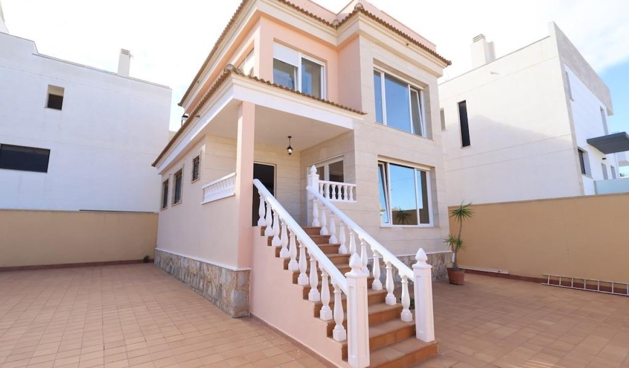 Odsprzedaż - Chalet - Orihuela Costa - Villamartín-Las Filipinas