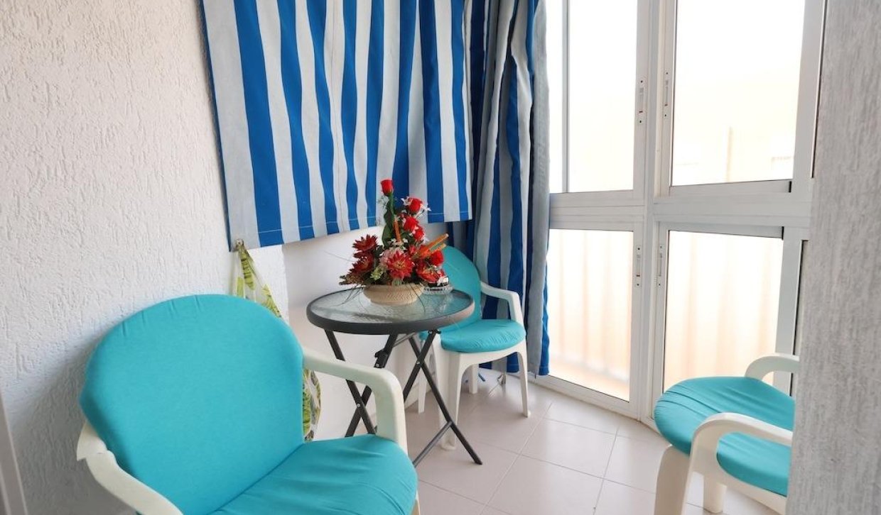Resale - Apartment  - Torrevieja - La Mata pueblo