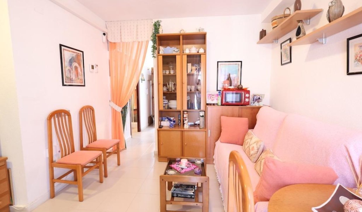 Resale - Apartment  - Torrevieja - La Mata pueblo