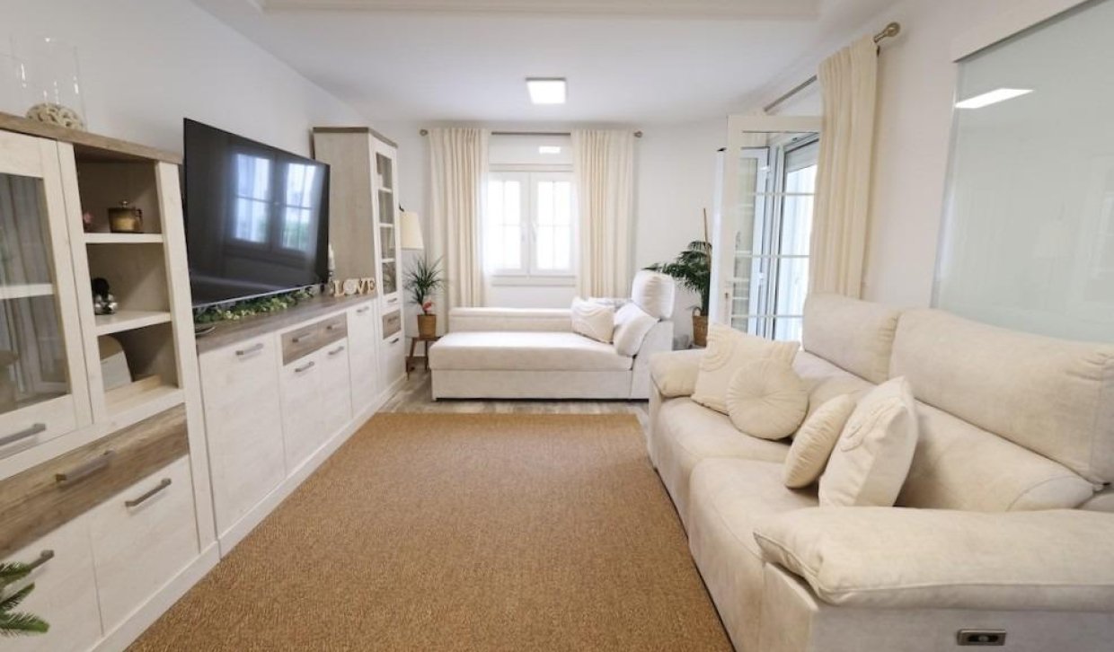 Segunda Mano - Villa - San Miguel de Salinas - Las filipinas