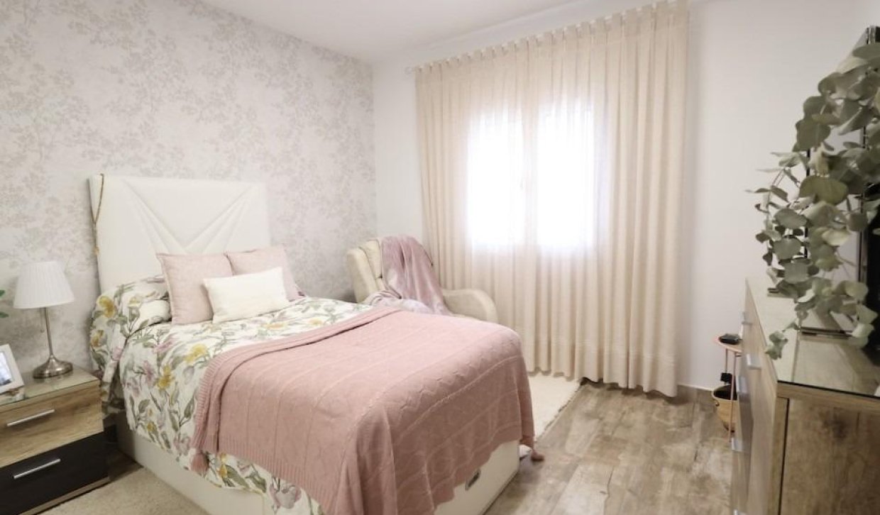 Segunda Mano - Villa - San Miguel de Salinas - Las filipinas