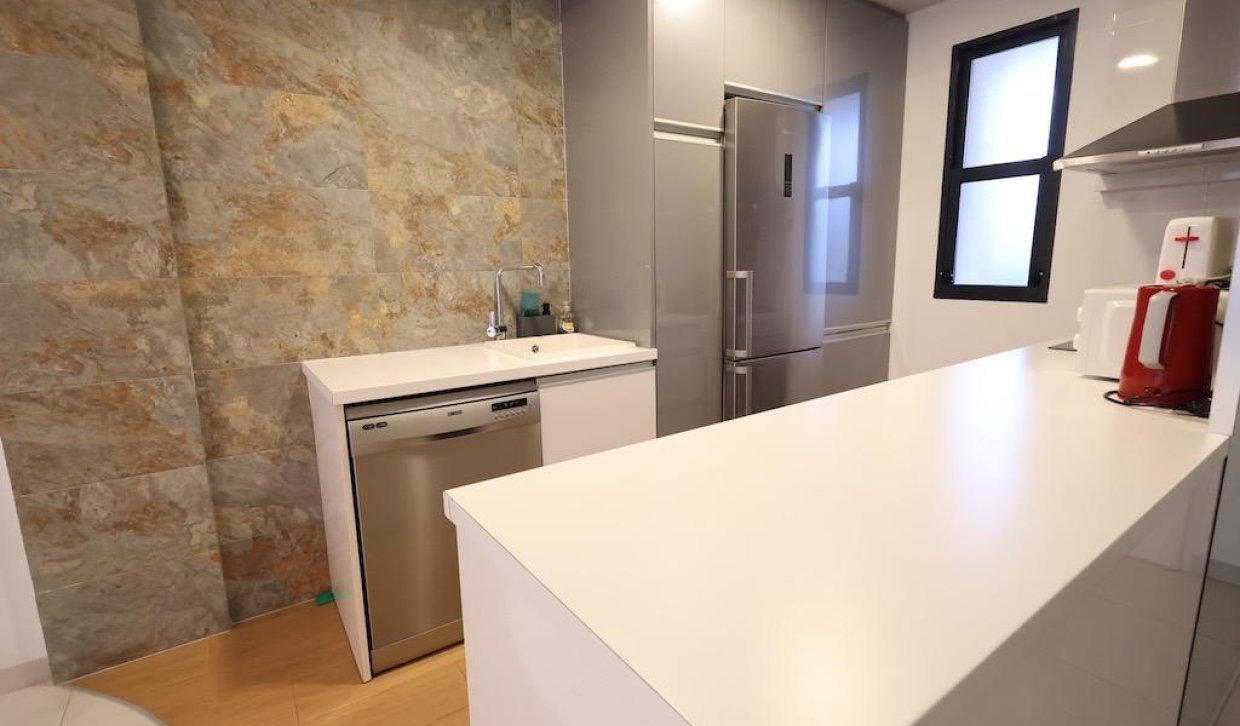 Resale - Apartment  - Orihuela Costa - La Zenia