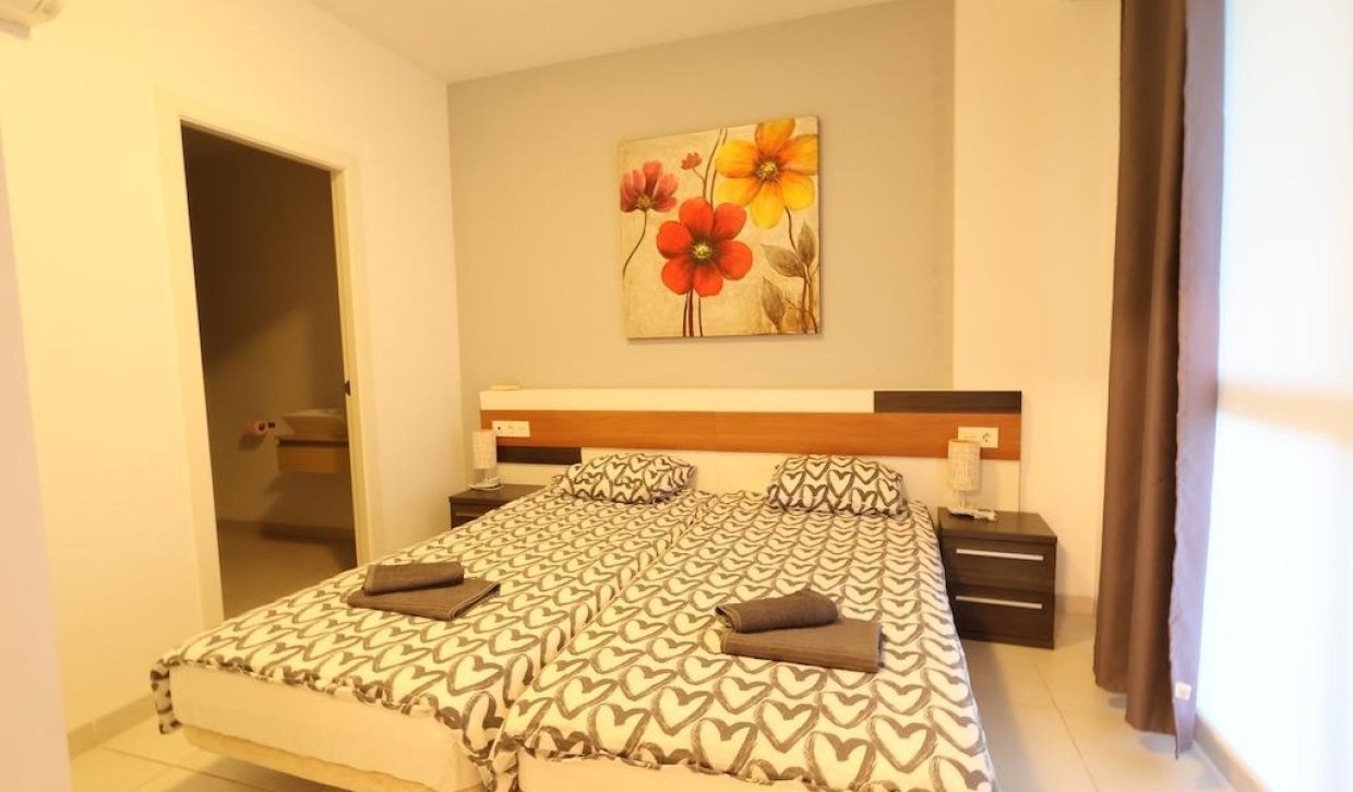 Resale - Apartment  - Orihuela Costa - La Zenia