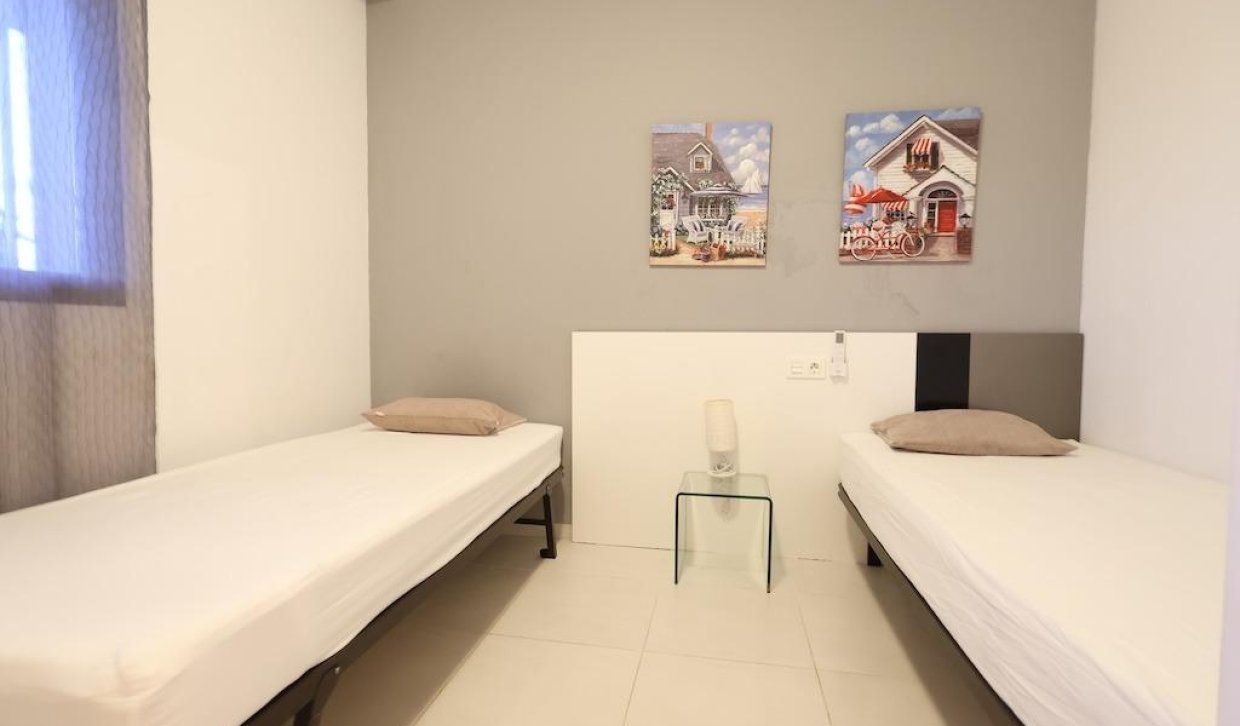 Resale - Apartment  - Orihuela Costa - La Zenia