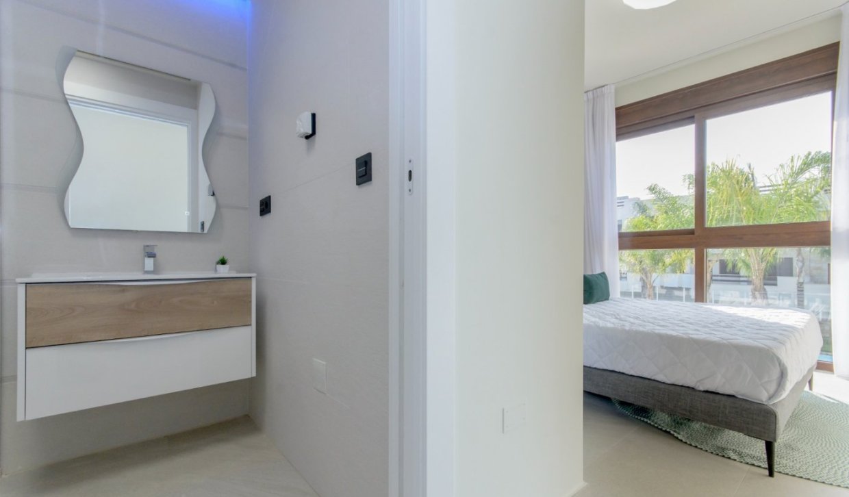 Obra nueva - Bungalow en la planta superior - Torrevieja - Los balcones