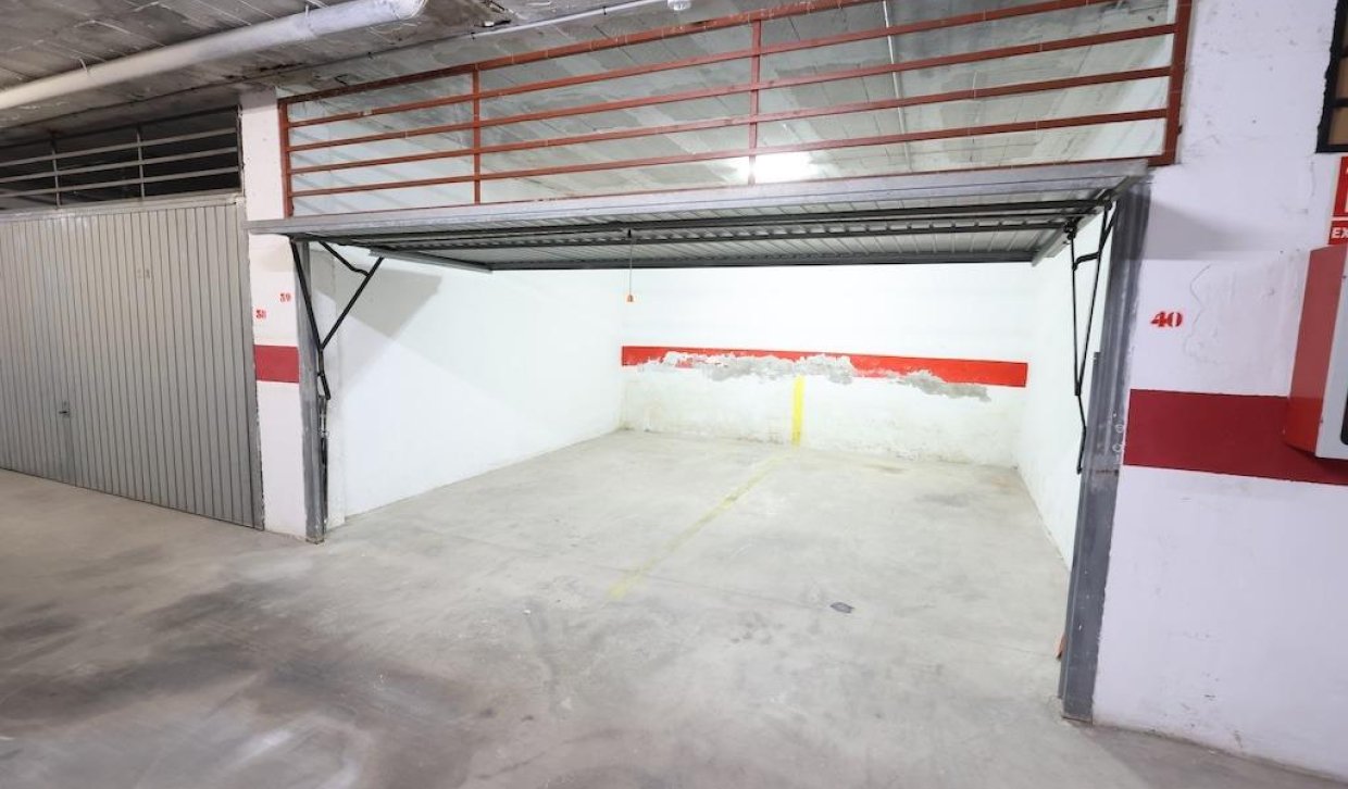 Bestaande woning  - Garage - Torrevieja - Los Frutales